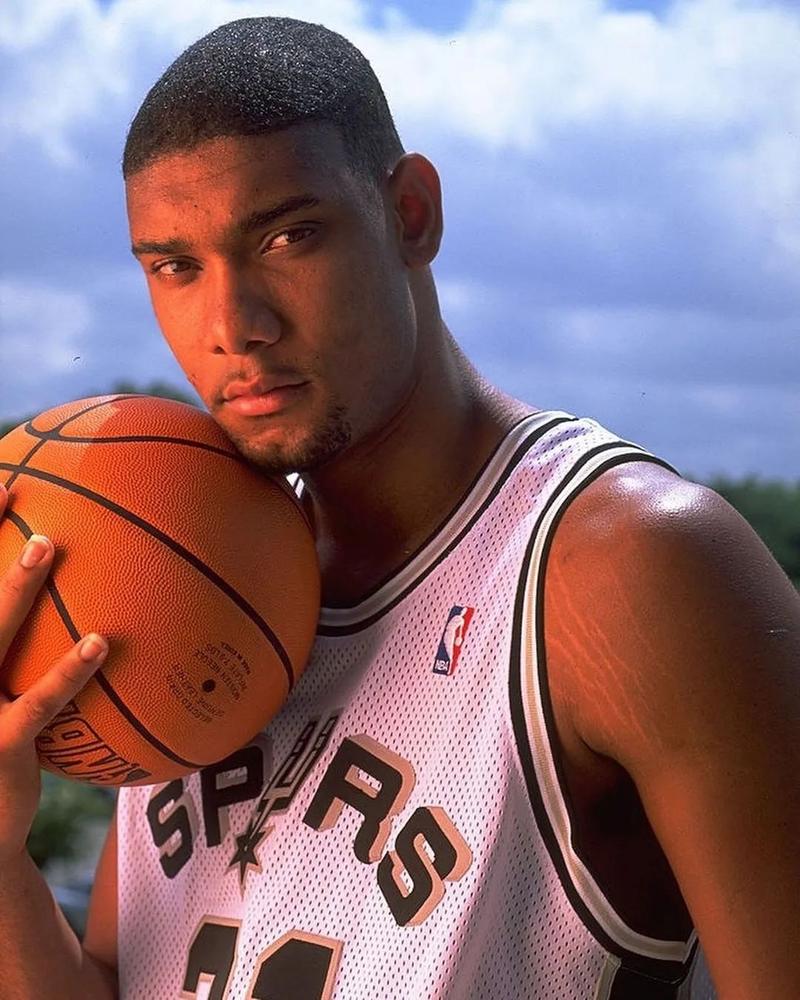 多特客战汉堡：吉拉西领衔，丘库埃梅卡、埃姆雷-詹出战（多特做客汉堡：吉拉西领衔，丘库埃梅卡与埃姆雷-詹出战）