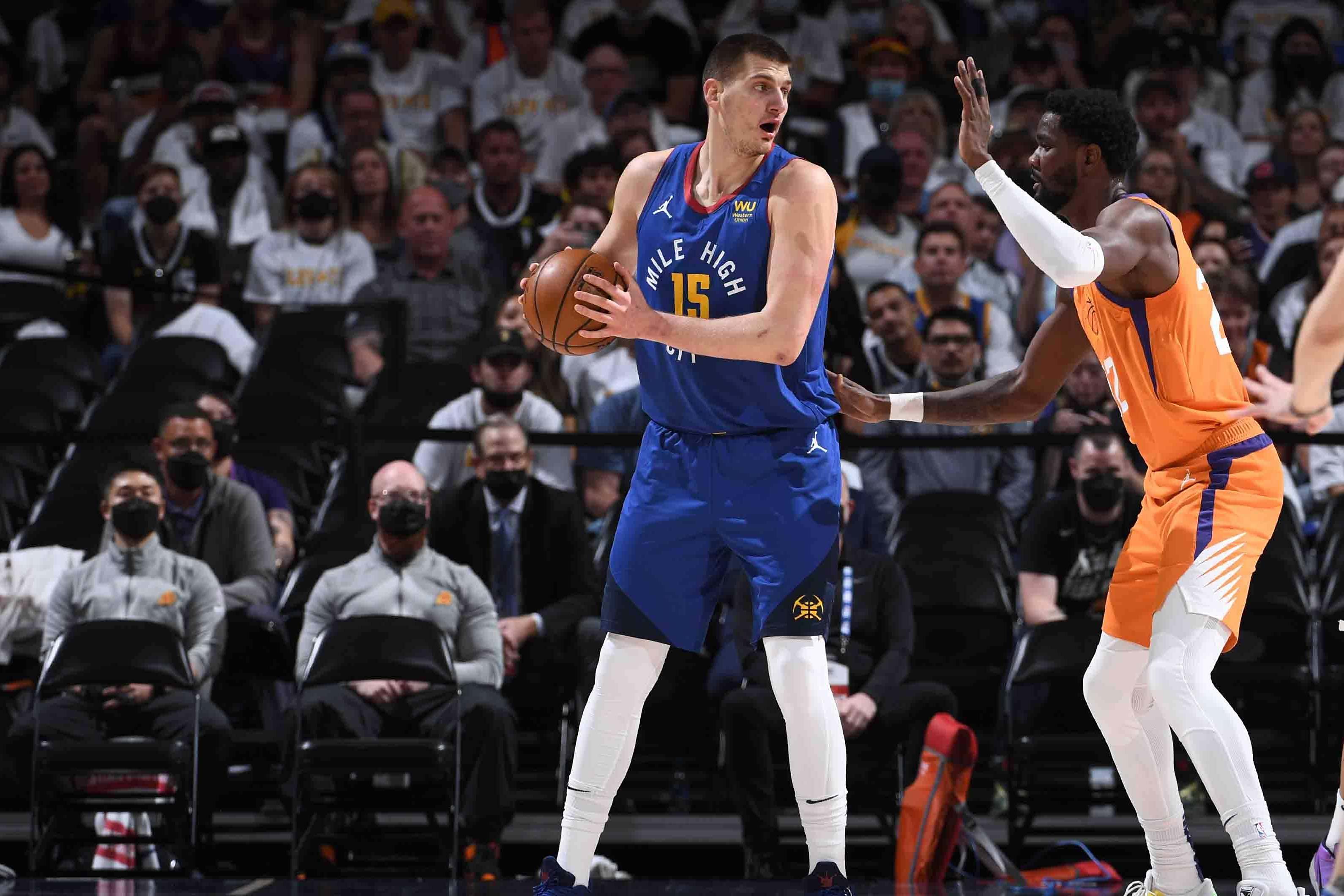 足球周刊：重返国足是刘若钒的愿望，殷切期待完成A级赛首秀（足球周刊：刘若钒盼回归国足，渴望迎来A级赛首秀）