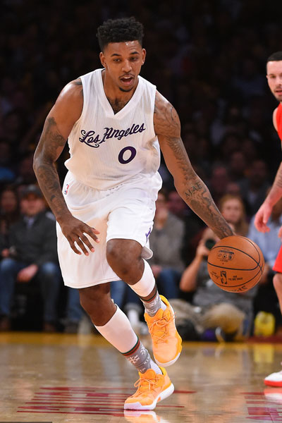 穆里尼奥提前送出圣诞礼物？两小将欧冠迎本菲卡一线队首秀（穆帅圣诞提前到？两小将欧冠对本菲卡完成一线队首秀）