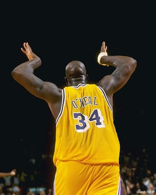 会师美职联决赛，梅西过往面对穆勒3胜7负处于下风（美职联决赛相逢：梅西对穆勒历史战绩3胜7负，不占上风）