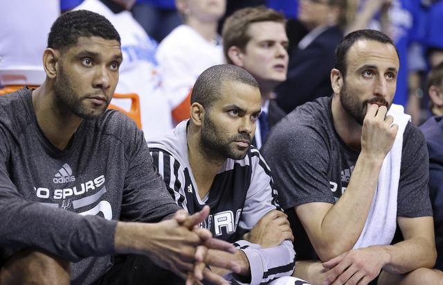 海斯防守神勇，篮筐前守护阵地（海斯镇守篮下，防守无懈可击）