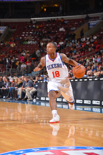 黄蜂新人连续高光表现（黄蜂新秀连场闪耀）