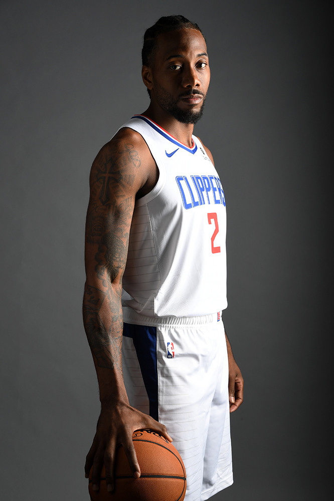 26个代言！孙颖莎再添新商务，人气成就双高，国乒招牌巨星（26项代言在手！孙颖莎再签新合作，战绩与人气齐攀高峰，国乒门面巨星）