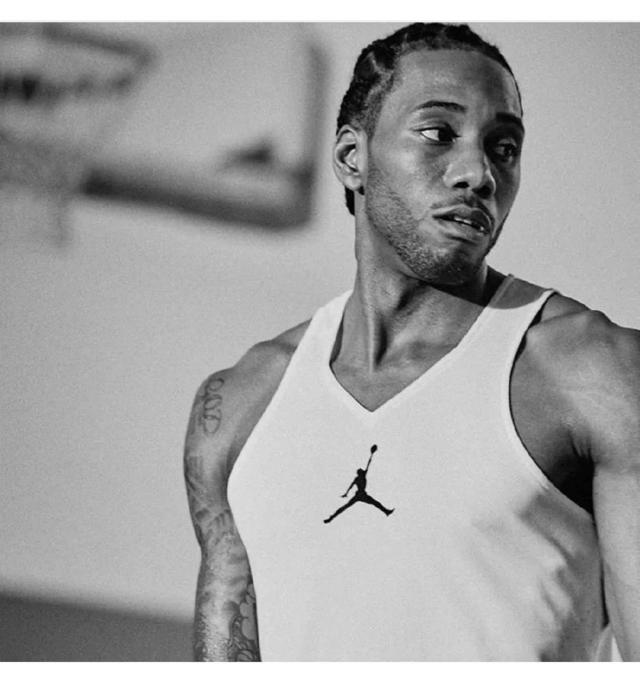 西媒：亚马尔被曝上周五出现在夜总会，目击者证实消息属实（西媒称亚马尔上周五疑似现身夜店，目击者称亲眼所见）