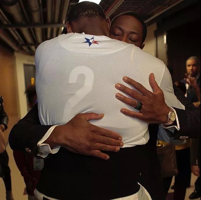 库里生涯首次命中12记三分却输球，此前4战全胜（库里生涯首次命中12记三分仍遭败北，球队此前四战全胜）