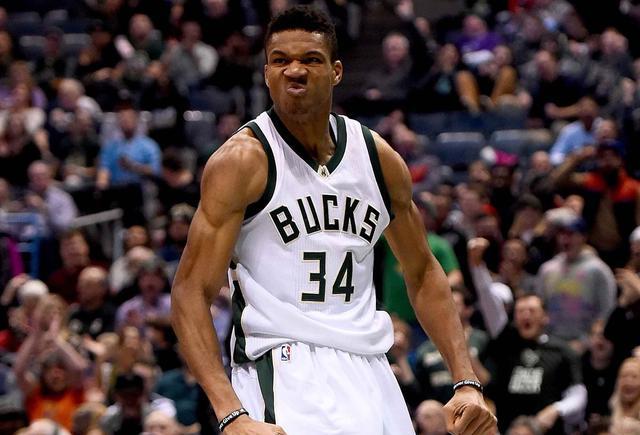 哈登今日凌晨砍下55分，50分+场次追平科比并列历史第三（哈登今晨砍下55分，50+场次追平科比，历史并列第三）